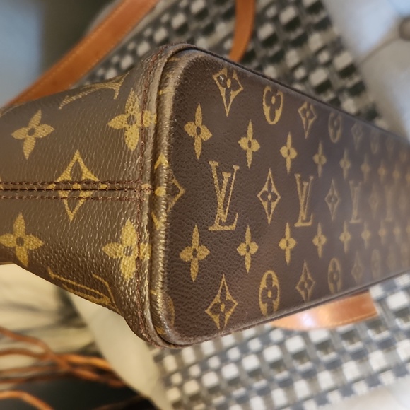 LV brown Luco Monogram tote - Picture 5 of 14